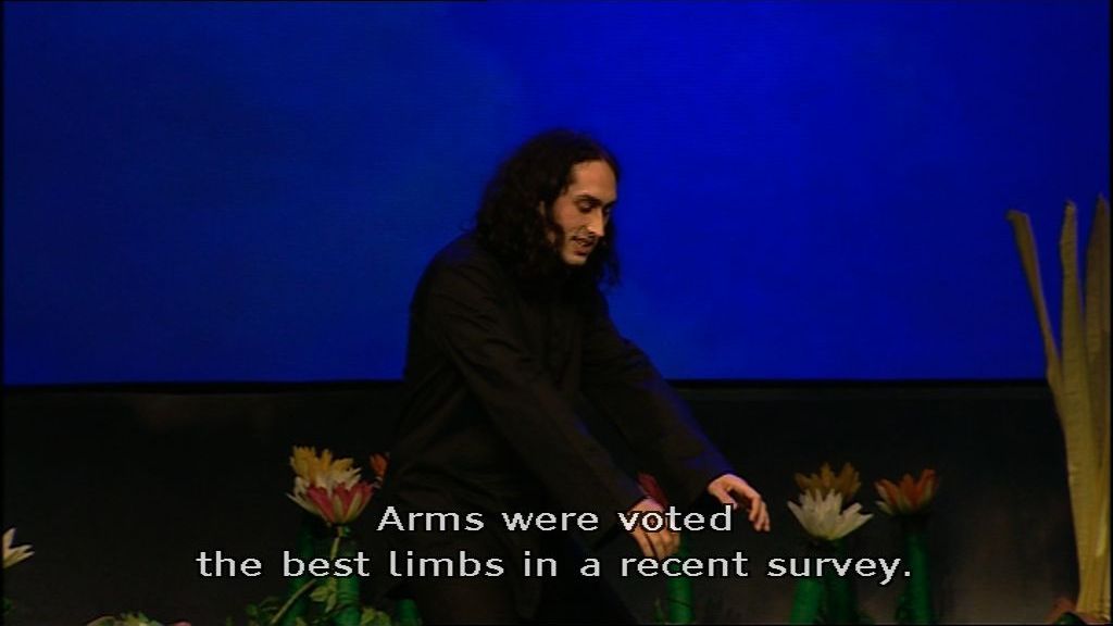 Ross Noble: Unrealtime (included game) (DVD Player) screenshot: With the Trivia option enabled random pseudo facts like this are displayed during the performance