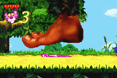 Pink Panther: Pinkadelic Pursuit (Game Boy Advance) screenshot: Monty Python anyone? In this level, Pink has to find a way to advance in the level without being squashed