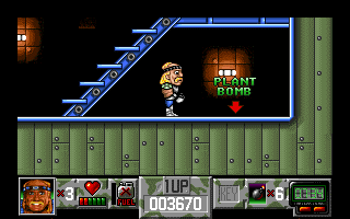 Suburban Commando (DOS) screenshot: To escape the ship, you've got to plant nine bombs.