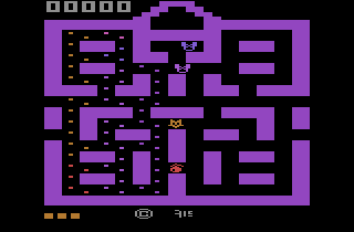 Cat Trax (Atari 2600) screenshot: Starting screen. The game used flickering to showall the screens so only half the dots and 3 dogs show.