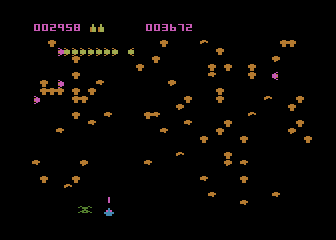 Centipede (Atari 8-bit) screenshot: Watch out for the spider...