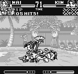 King of Fighters R-1 (Neo Geo Pocket) screenshot: Using her Hakuro no Mai, the Shiranui female ninja connects a fast 5-hit combo in a "stunned" Kim.