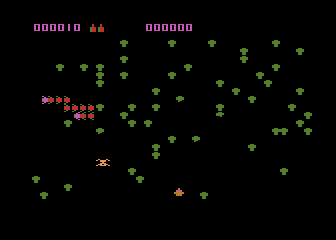 Centipede (Atari 8-bit) screenshot: Gameplay on the first level