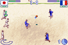 Ultimate Beach Soccer (Game Boy Advance) screenshot: Passing.