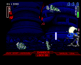 Walker (Amiga) screenshot: The Great War 2420 (Avoid laser fire from flying enemies)