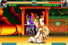 Super Street Fighter II: Turbo Revival (Game Boy Advance) screenshot: Ryu executes successfully one of his throws in Zangief.