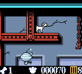 Disney's 102 Dalmatians: Puppies to the Rescue (Game Boy Color) screenshot: I have a feeling that that is not the Goodyear blimp.