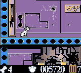 Disney's 102 Dalmatians: Puppies to the Rescue (Game Boy Color) screenshot: If you don't move for a little bit, the puppy will sit down.