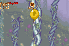Disney's Magical Quest 3 starring Mickey & Donald (Game Boy Advance) screenshot: If you lose a life, Donald and Mickey will temporary return in a balloon which you can direct until they pop out.