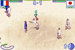 Ultimate Beach Soccer (Game Boy Advance) screenshot: How to do a bicycle kick.