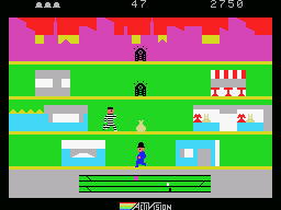 Keystone Kapers (MSX) screenshot: Harry Hooligan is right above me!