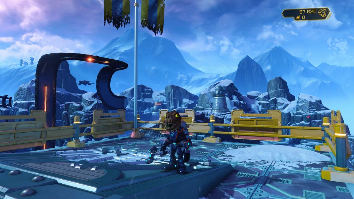 Ratchet & Clank (PlayStation 4) screenshot: Trying one of unlockable helmets