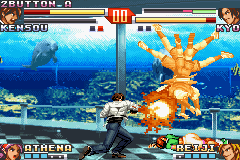 The King of Fighters EX2: Howling Blood (Game Boy Advance) screenshot: Kensou's SDM Dragon God Heaven Hoolah wasn't successful, giving to Kyo a good chance to strike back.
