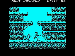 Contra (ZX Spectrum) screenshot: Next level, upwards. A wrong jump a life is spent.