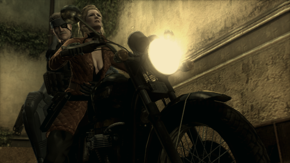 Metal Gear Solid 4: Guns of the Patriots (PlayStation 3) screenshot: Big Mama on a bike