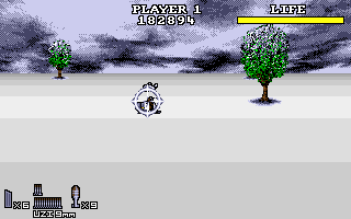 Die Hard 2: Die Harder (Amiga) screenshot: Snowmobile firefight