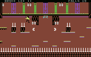 Bruce Lee II (Commodore 64) screenshot: When you're Bruce Lee, one arm is enough.