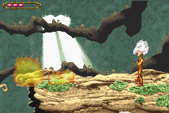 Arthur and the Invisibles: The Game (Game Boy Advance) screenshot: Someone is throwing Molotov cocktails.