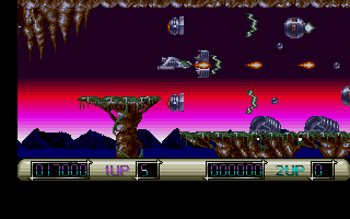 Z-Out (Atari ST) screenshot: Platforms to dodge, and lots more