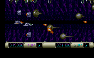 Z-Out (Atari ST) screenshot: Chaos, but with some power-ups