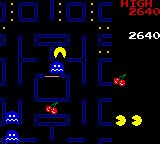 Pac-Man: Special Color Edition (Game Boy Color) screenshot: When turned blue, the ghosts will be eatable for some time: be fast and swallow all of them!