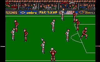 Peter Beardsley's International Football (Amiga) screenshot: Throw in