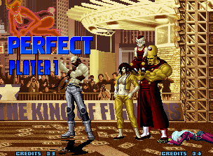 The King of Fighters 2001 (Neo Geo) screenshot: After have beaten Kula, Lin does one of his victory poses (some Hizoku Clan members can be seen).