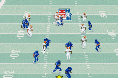 Madden NFL 2003 (Game Boy Advance) screenshot: The Madden QB tries to run the ball