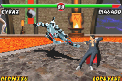 Mortal Kombat: Tournament Edition (Game Boy Advance) screenshot: For being a little far away from Mavado, Cyrax's kick are seriously risked to fail...