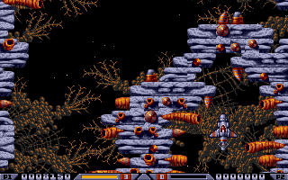 Xenon 2: Megablast (Amiga) screenshot: You will encounter many double ways in the game. If you happen to find a dead end, remember your spaceship can go back.