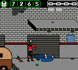 Spawn (Game Boy Color) screenshot: Beating up a thug in an alley