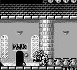 Wario Land II (Game Boy) screenshot: Smash things with your charge move.