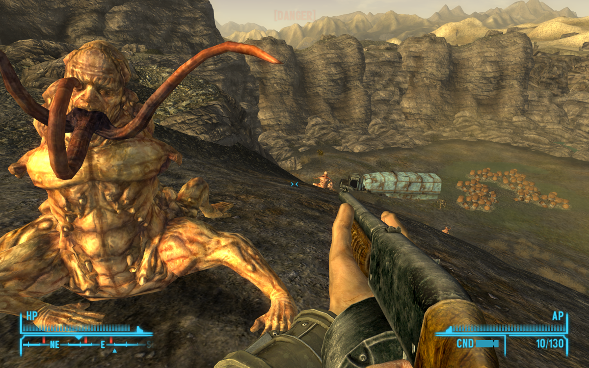 Fallout: New Vegas (Windows) screenshot: Yuck! This remote location is home to some nasties. And look below - they have eggs!..