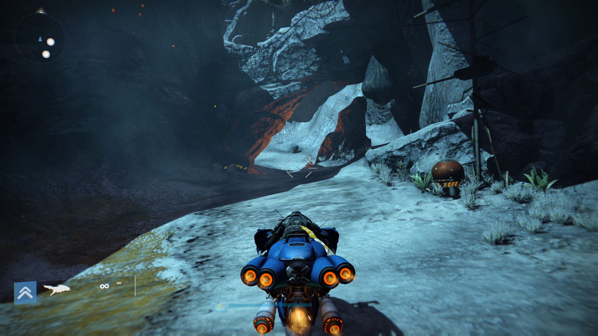 Destiny: Expansion II - House of Wolves (Xbox One) screenshot: Riding the Heavy Pike, a Fallen vehicle.