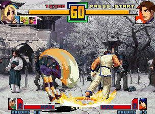 The King of Fighters 2001 (Neo Geo) screenshot: Hinako Shijou's Tsuki Otoshi and Kim Kaphwan's Haki Kyaku are executed simultaneously: no damage...