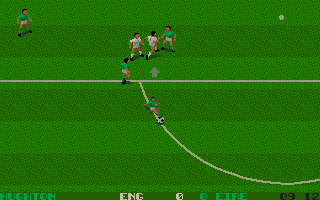 World Class Soccer (Atari ST) screenshot: Ireland struggling to clear