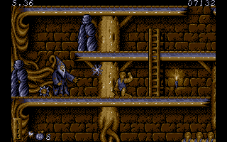 Ghost Battle (Atari ST) screenshot: Can or can’t I hurt the damn wizard? Make up your mind!