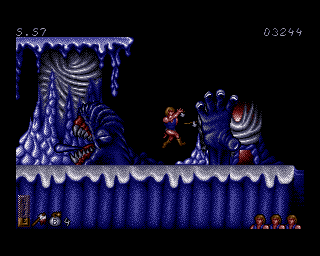 Ghost Battle (Amiga) screenshot: Not only that these enemies hurt, but they also push you all over the place.