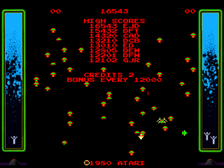 Atari: Anniversary Edition (PlayStation) screenshot: Centipede