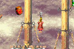 Donkey Kong Country 2: Diddy's Kong Quest (Game Boy Advance) screenshot: The hook is helpful to reach high platforms and collect air items. Use them wisely!