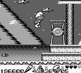 The Smurfs Travel the World (Game Boy) screenshot: Jumping near a Chinese gong in Asia (male)