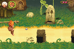 Arthur and the Invisibles: The Game (Game Boy Advance) screenshot: Betamesh can throw rocks, while Arthur can only punch.