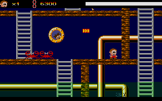Goin' Down with the Captain (Atari ST) screenshot: Two crabs are approaching
