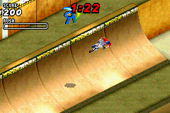 Dave Mirra Freestyle BMX 2 (Game Boy Advance) screenshot: Trying to catch the letter.