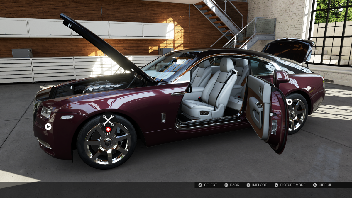 Forza Motorsport 5: 2014 Rolls-Royce Wraith (Xbox One) screenshot: Inspecting the car.
