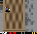 Tony Hawk's Pro Skater 2 (Game Boy Color) screenshot: Jumping into the roof.