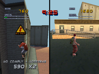 Tony Hawk's Pro Skater 2 (PlayStation) screenshot: 2 player mode, trick attack is a head-to-head battle for the high score.