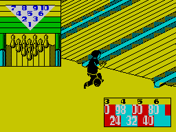 Strike (ZX Spectrum) screenshot: Ball fell to the foot.