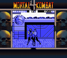 Mortal Kombat 4 (Game Boy Color) screenshot: Reiko applies a blow (jab?) in himself.