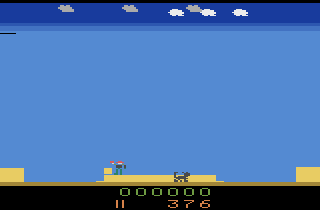 Master Builder (Atari 2600) screenshot: I need to watch out for Spectradog.